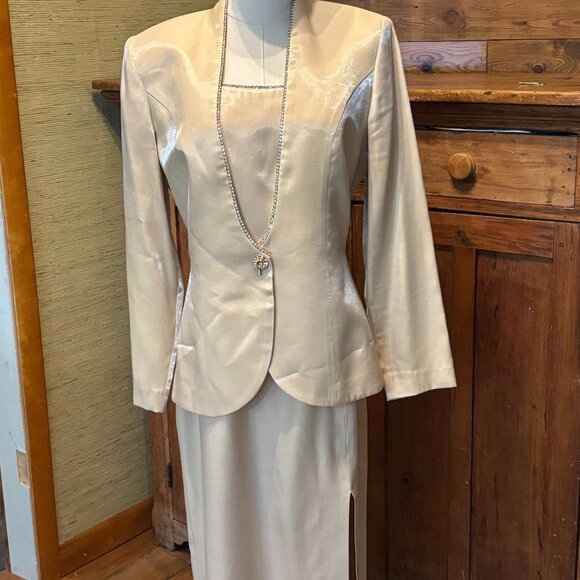 Cachet Champagne Formal Dress Size 10 - Picture 1 of 6